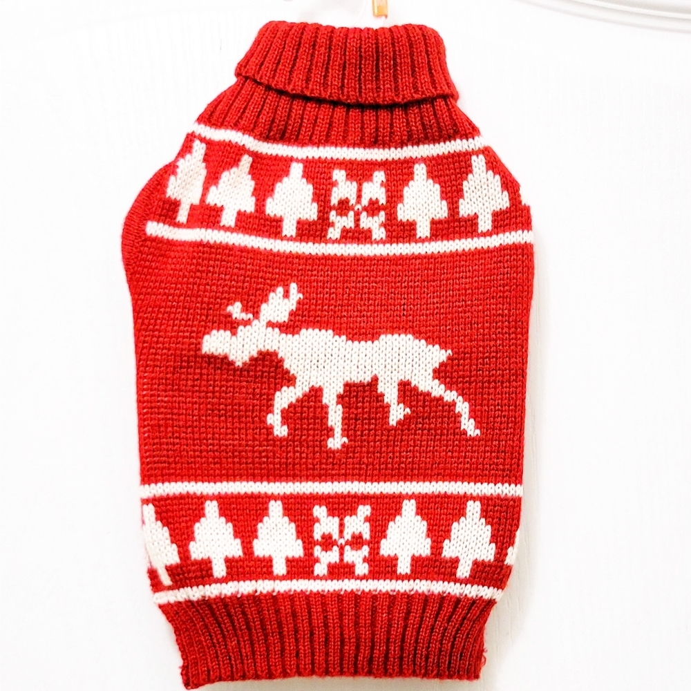 `P25768 Red & White Sweater – Moose & Trees Design